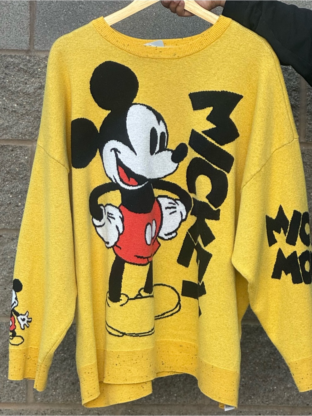 Men’s Disney Yellow Mickey Mouse Pullover Knit Sweater 3X
